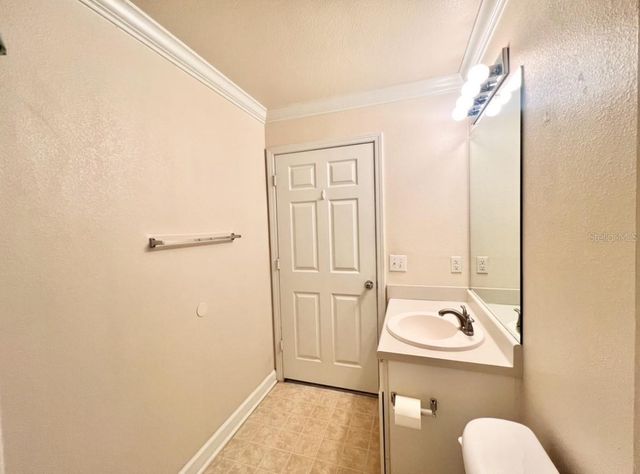 18469 BRIDLE CLUB DRIVE Building 3, Tampa, FL 33647