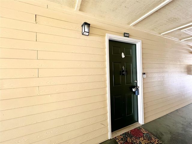 18469 BRIDLE CLUB DRIVE Building 3, Tampa, FL 33647
