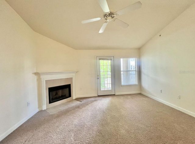 18469 BRIDLE CLUB DRIVE Building 3, Tampa, FL 33647