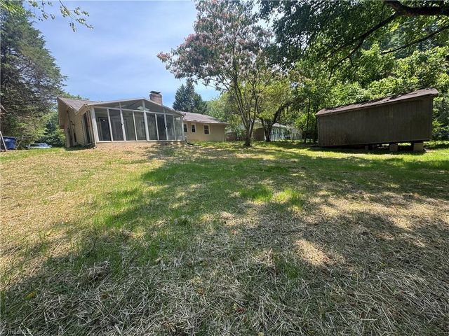 1674 Village Place, Winston-salem, NC 27127