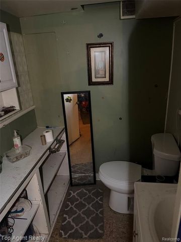8774 Shannon Drive, Sterling Heights, MI 48314