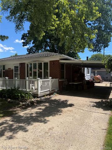 8774 Shannon Drive, Sterling Heights, MI 48314