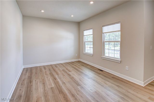 6035 Woodland Bend Drive, North Royalton, OH 44133