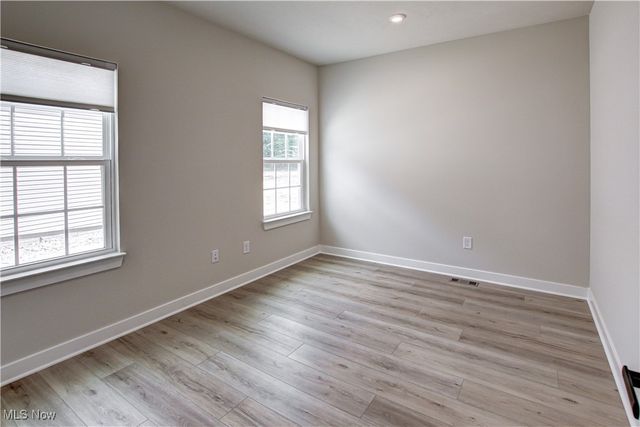 6035 Woodland Bend Drive, North Royalton, OH 44133