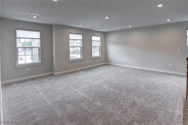 6035 Woodland Bend Drive, North Royalton, OH 44133