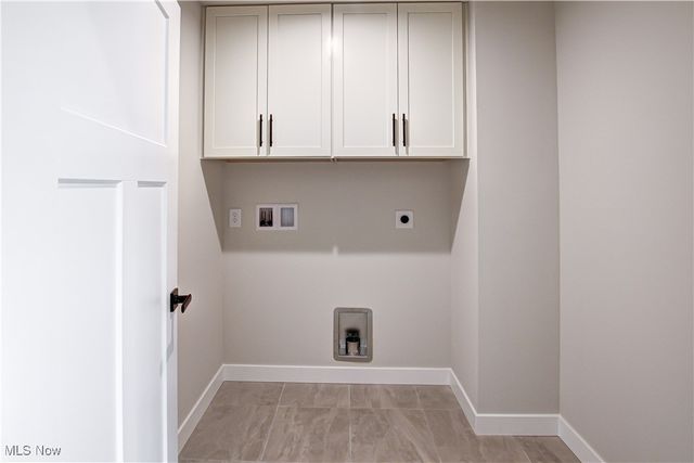 6035 Woodland Bend Drive, North Royalton, OH 44133