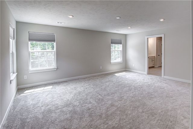 6035 Woodland Bend Drive, North Royalton, OH 44133