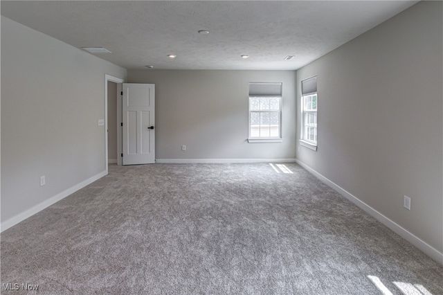 6035 Woodland Bend Drive, North Royalton, OH 44133