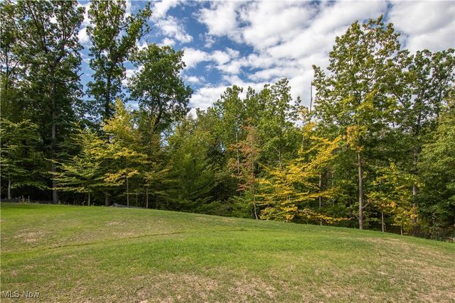 6035 Woodland Bend Drive, North Royalton, OH 44133