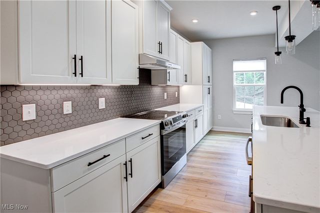 6035 Woodland Bend Drive, North Royalton, OH 44133