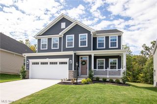 6035 Woodland Bend Drive, North Royalton, OH 44133
