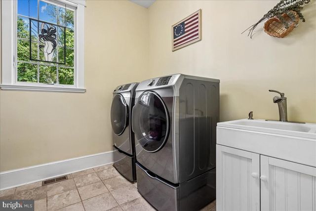 128 OLIVE BRANCH CT, Bumpass, VA 23024