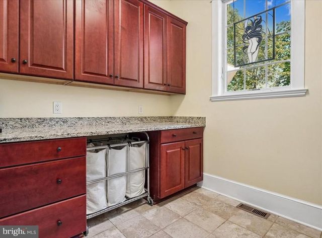 128 OLIVE BRANCH CT, Bumpass, VA 23024