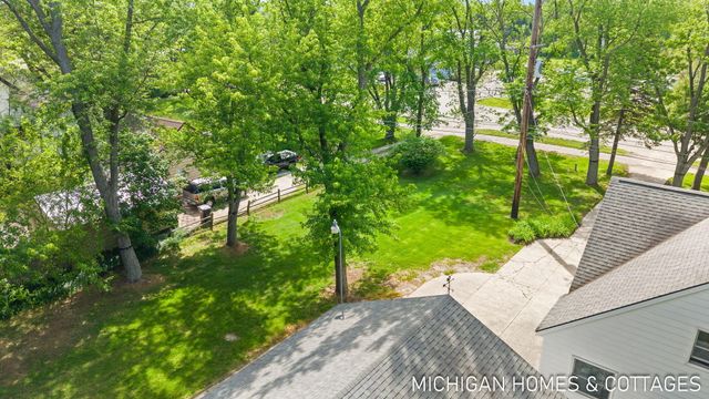 10671 Chicago Drive, Zeeland, MI 49464