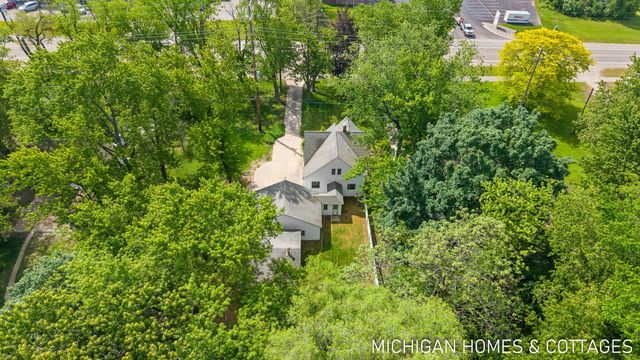 10671 Chicago Drive, Zeeland, MI 49464