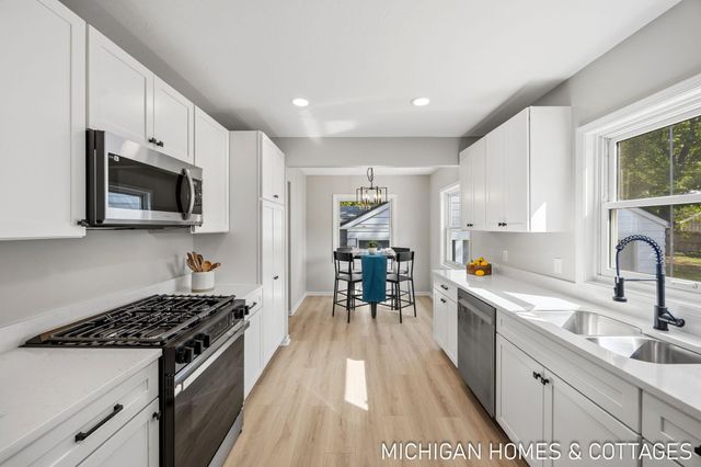 10671 Chicago Drive, Zeeland, MI 49464