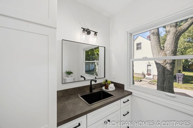 10671 Chicago Drive, Zeeland, MI 49464