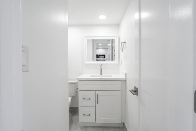 8900 Washington Boulevard 418, Pembroke Pines, FL 33025