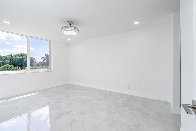8900 Washington Boulevard 418, Pembroke Pines, FL 33025