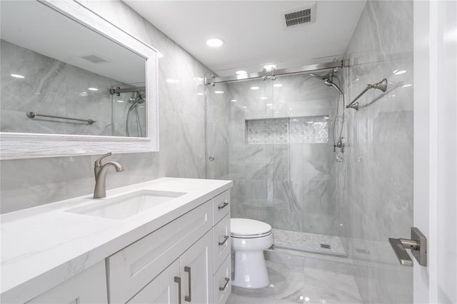 8900 Washington Boulevard 418, Pembroke Pines, FL 33025
