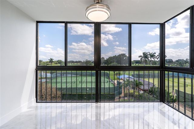 8900 Washington Boulevard 418, Pembroke Pines, FL 33025