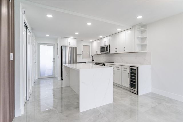 8900 Washington Boulevard 418, Pembroke Pines, FL 33025
