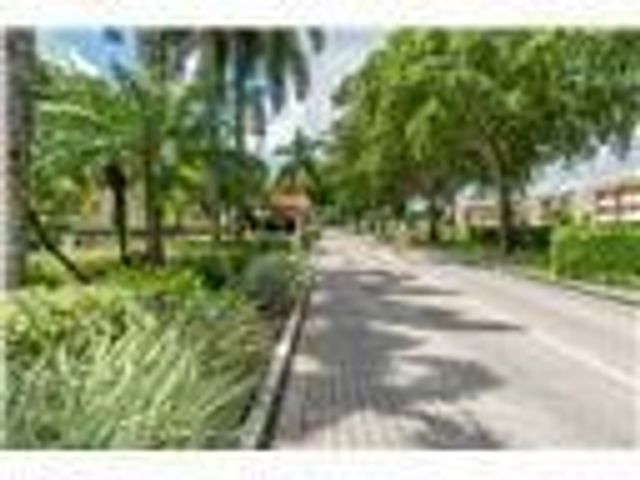 8900 Washington Boulevard 418, Pembroke Pines, FL 33025