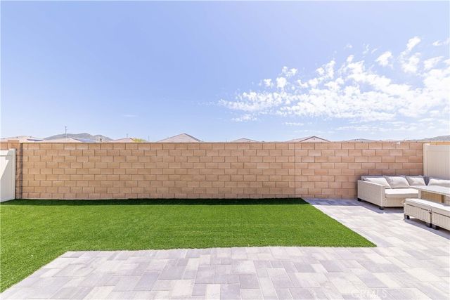 30779 Le Baron Court, Winchester, CA 92596