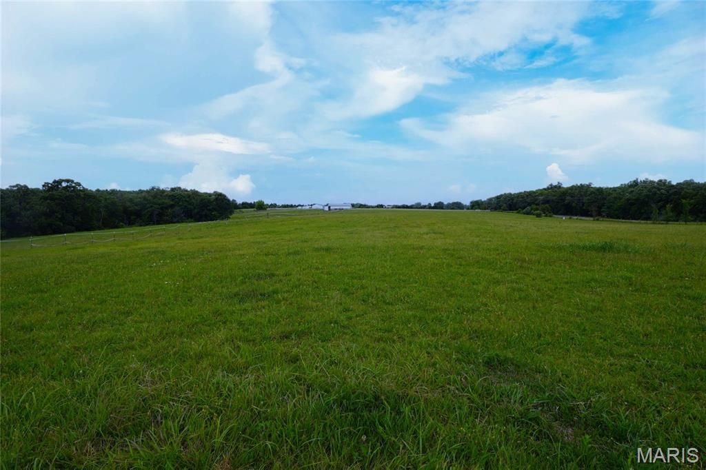 Image 13 of property listing at 10 Acres S. Highway 19, Hermann, MO 65041