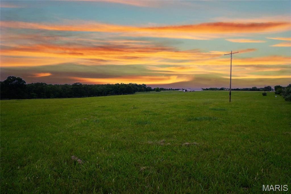 Image 16 of property listing at 10 Acres S. Highway 19, Hermann, MO 65041