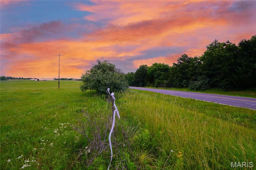 Image 18 of property listing at 10 Acres S. Highway 19, Hermann, MO 65041