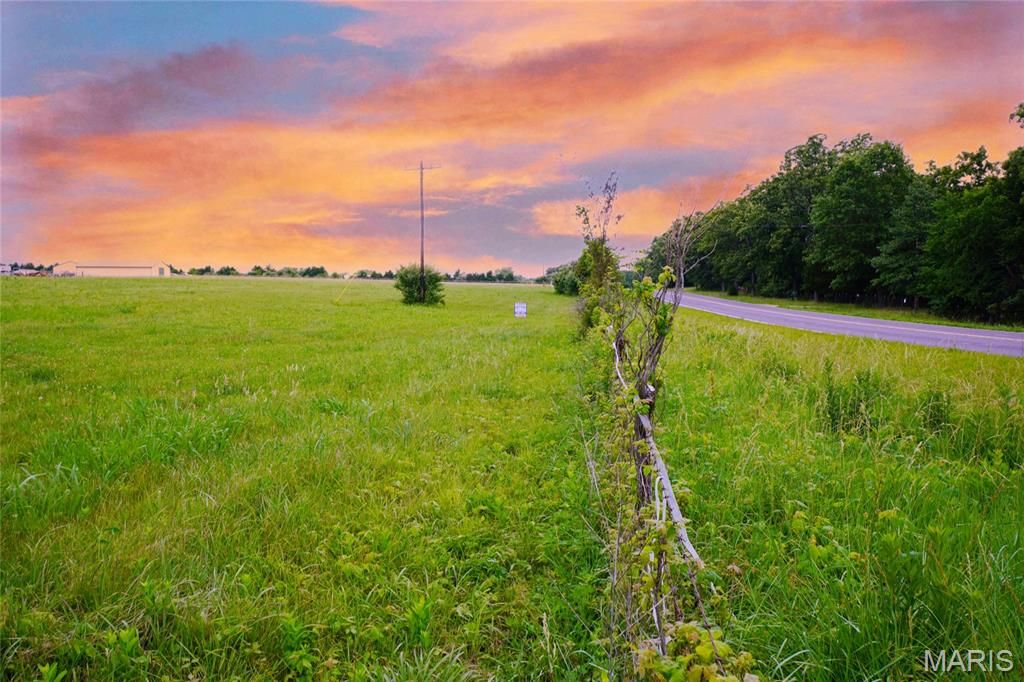 Image 20 of property listing at 10 Acres S. Highway 19, Hermann, MO 65041