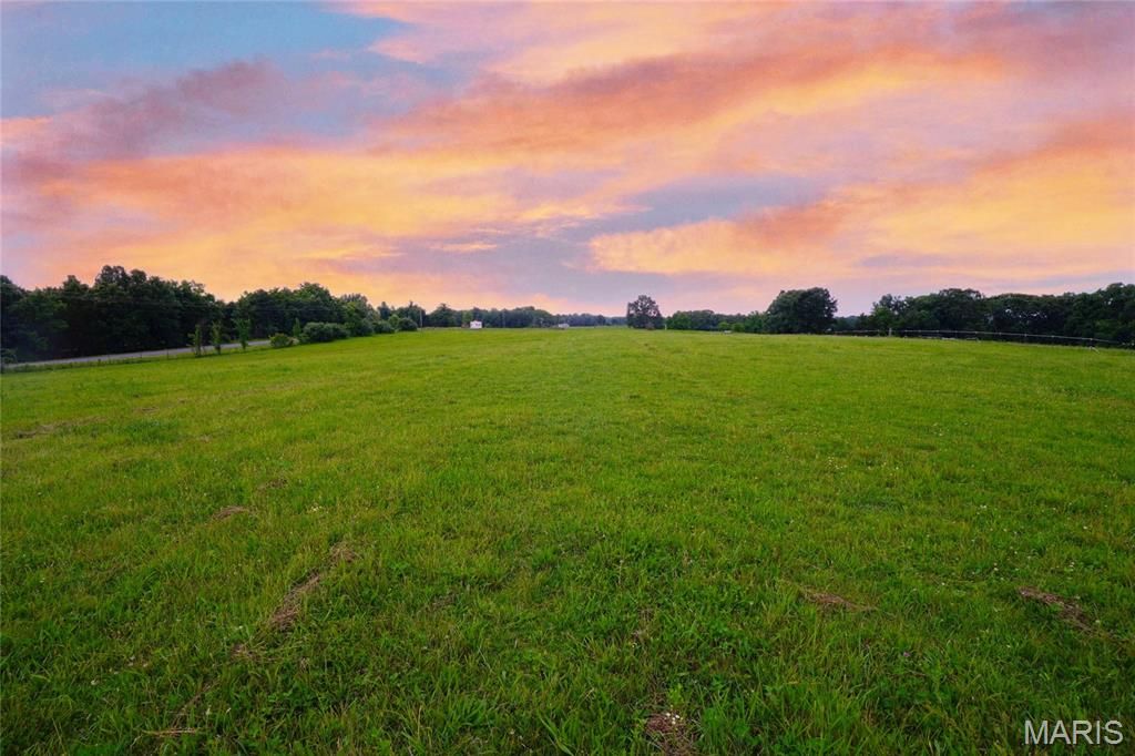 Image 23 of property listing at 10 Acres S. Highway 19, Hermann, MO 65041