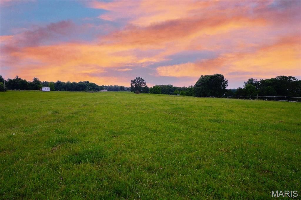 Image 4 of property listing at 10 Acres S. Highway 19, Hermann, MO 65041