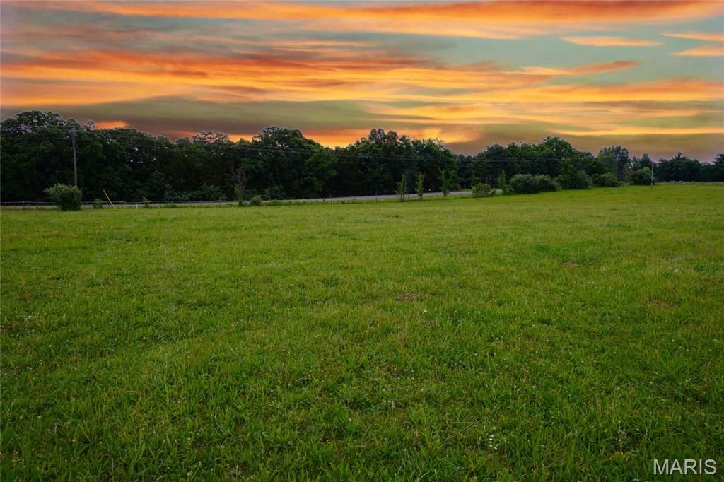 Image 5 of property listing at 10 Acres S. Highway 19, Hermann, MO 65041