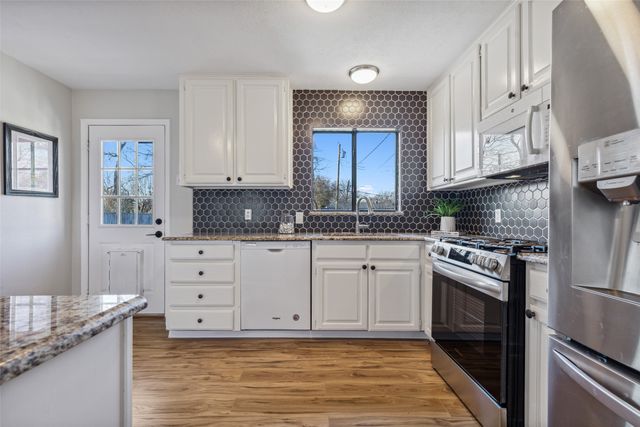 10811 Mandalay Drive, Dallas, TX 75228