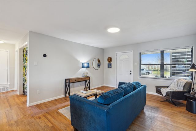 10811 Mandalay Drive, Dallas, TX 75228