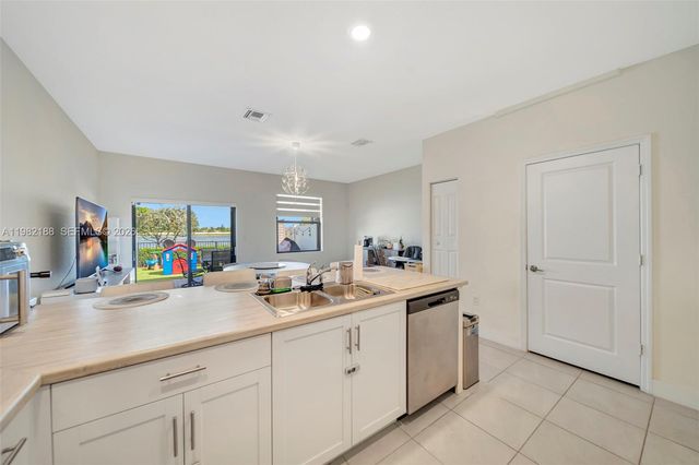 11295 W 34th Way, Hialeah Gardens, FL 33018