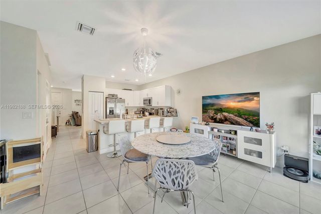 11295 W 34th Way, Hialeah Gardens, FL 33018