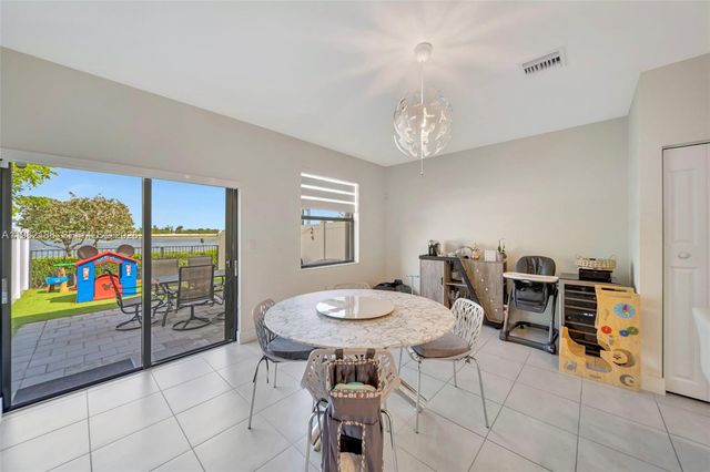 11295 W 34th Way, Hialeah Gardens, FL 33018