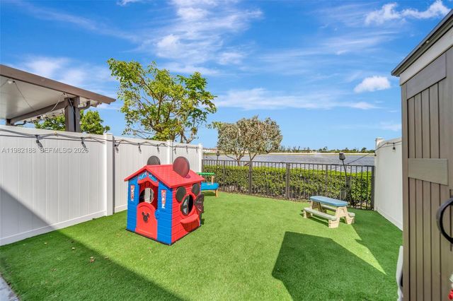 11295 W 34th Way, Hialeah Gardens, FL 33018