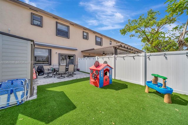 11295 W 34th Way, Hialeah Gardens, FL 33018