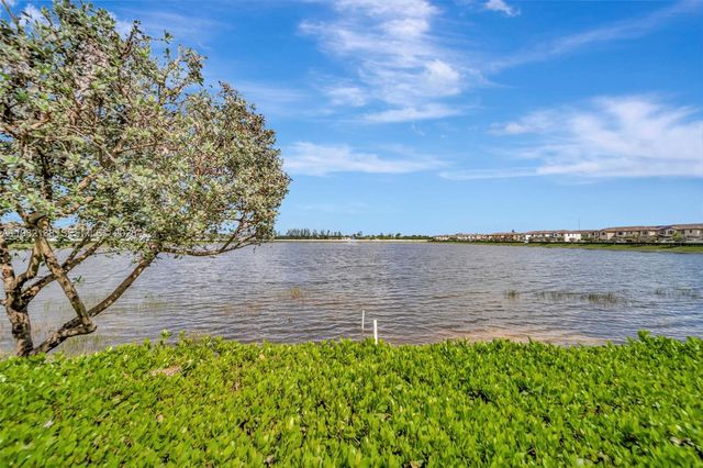 11295 W 34th Way, Hialeah Gardens, FL 33018