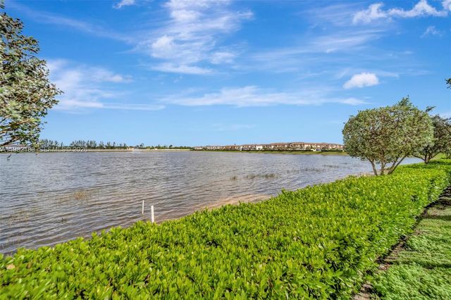 11295 W 34th Way, Hialeah Gardens, FL 33018