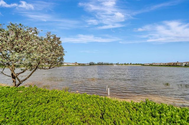 11295 W 34th Way, Hialeah Gardens, FL 33018