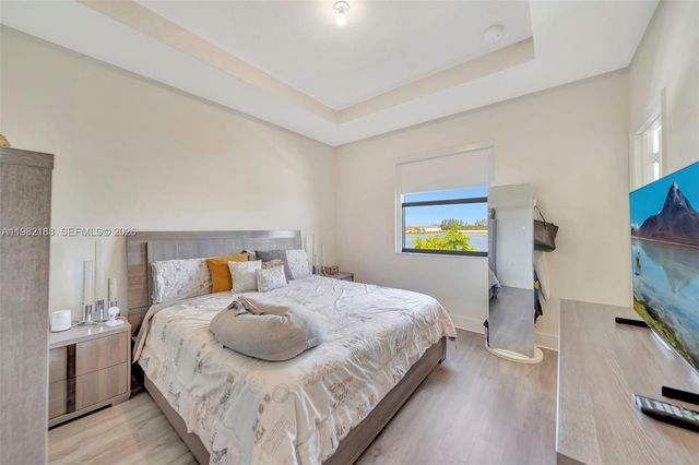 11295 W 34th Way, Hialeah Gardens, FL 33018