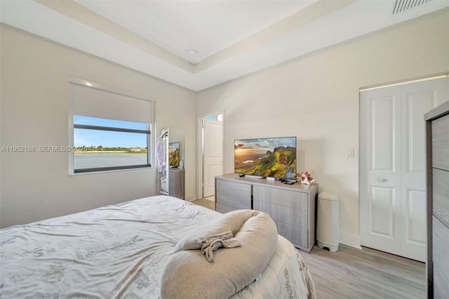 11295 W 34th Way, Hialeah Gardens, FL 33018