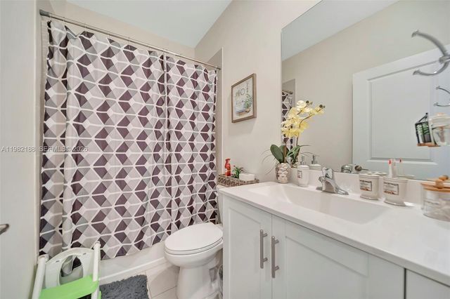 11295 W 34th Way, Hialeah Gardens, FL 33018