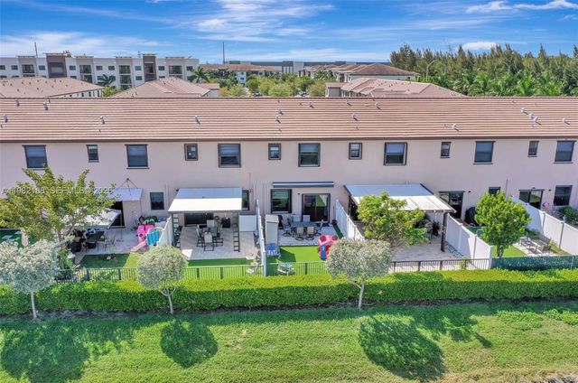 11295 W 34th Way, Hialeah Gardens, FL 33018