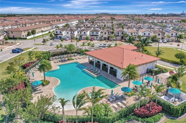 11295 W 34th Way, Hialeah Gardens, FL 33018